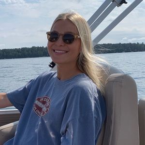 Meet your Posher, Brooke